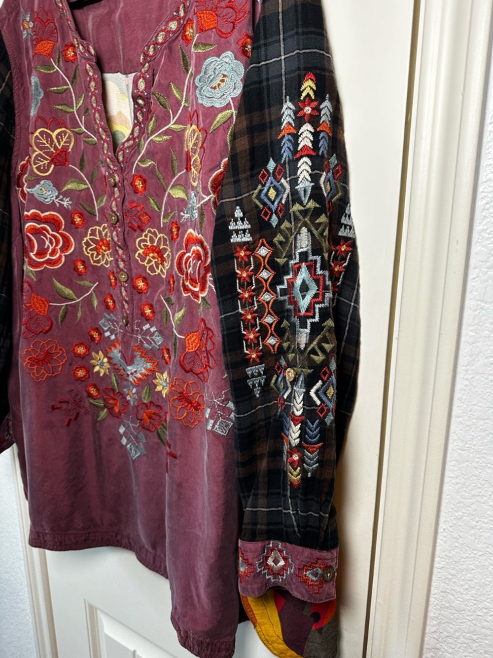 John Mark Women's Gorgeous Embroidered Multi-color Vibrant Floral Tunic size 3X - Picture 3 of 13